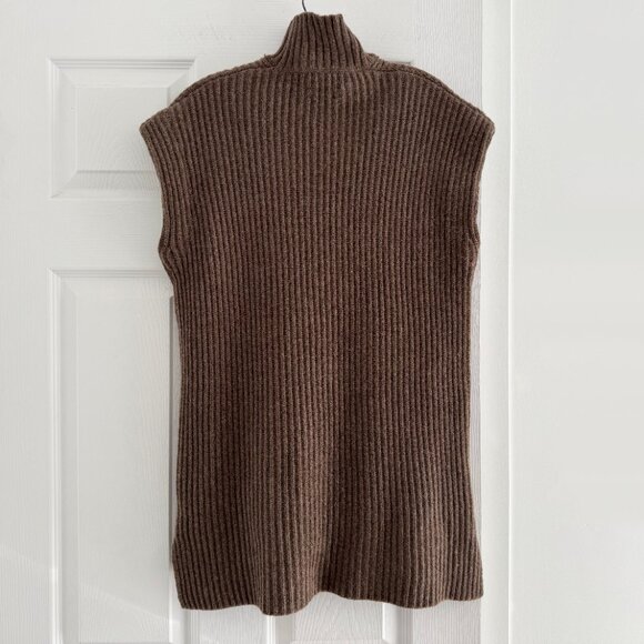 Ganni Ribbed Wool Sleeveless Vest in "Fossil", size XS. Fits oversize - Picture 6 of 9